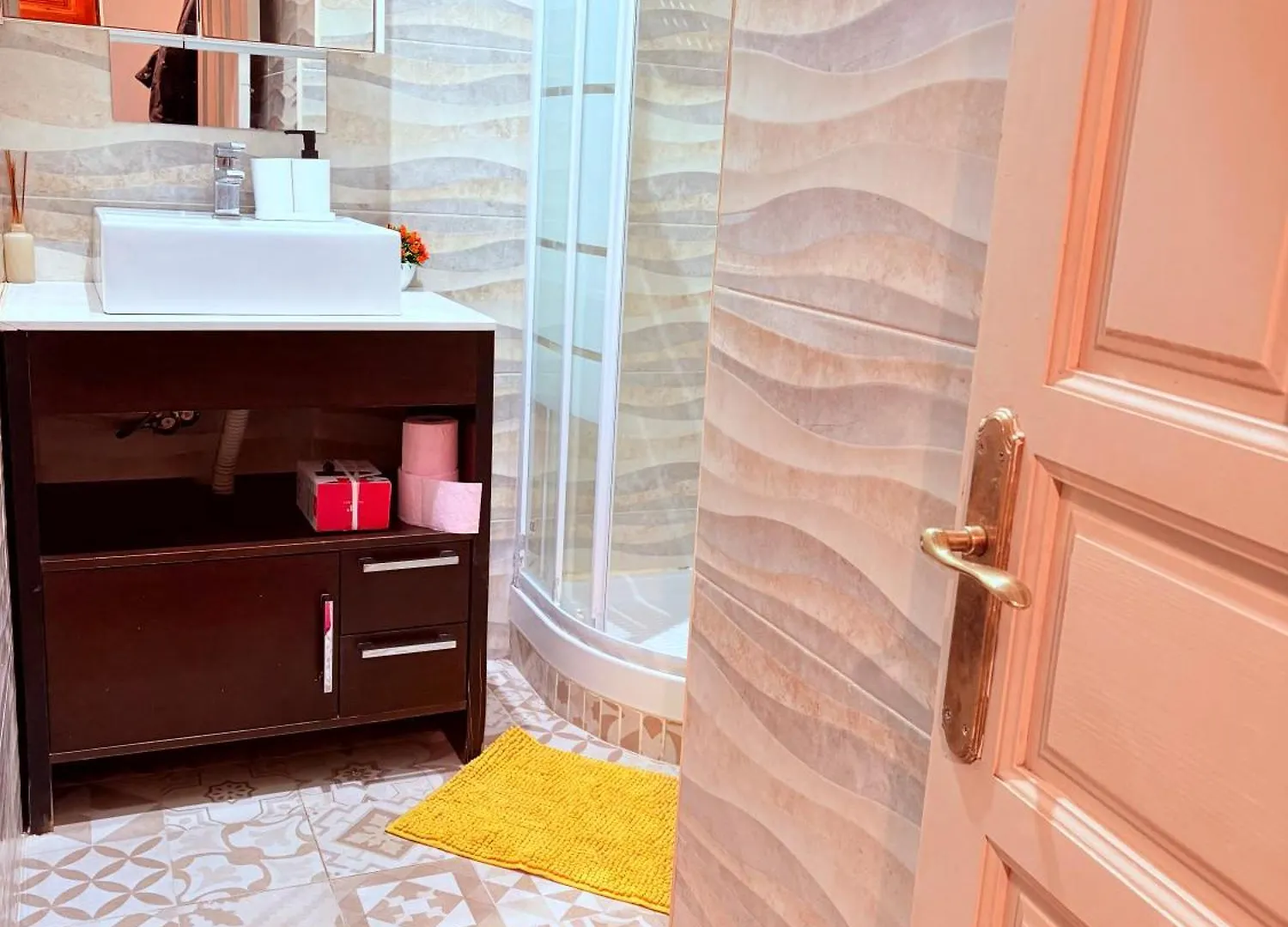 Amazing And Stylish Flat For 4 People With Breakfast Included 2 Blocks Away From Poblenou Beach Barcelona Apartment